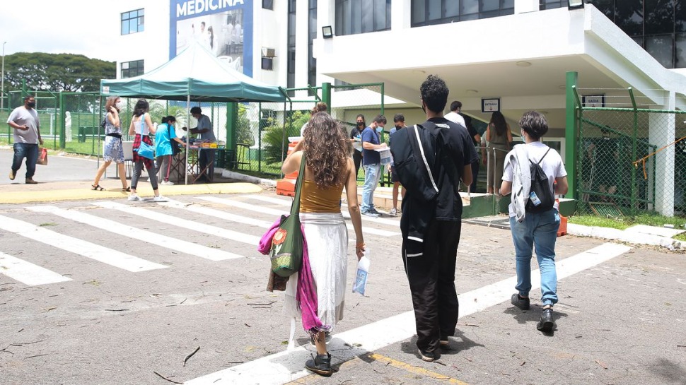 estudantes