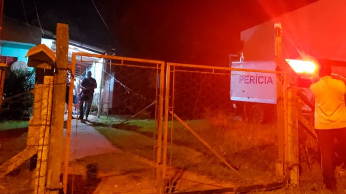 Crianças encontradas mortas dentro de casa