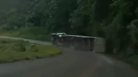 Acidente com carreta