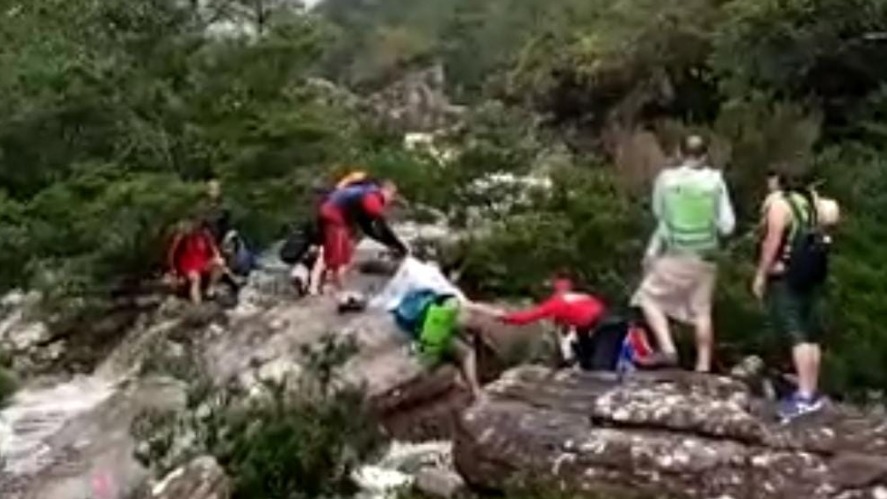 Turistas ilhados na serra do tabuleiro