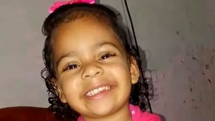Ana Alícia foi atropelada na calçada