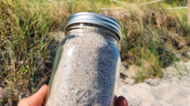 Areia da praia em que Tom Brady anunciou aposentadoria