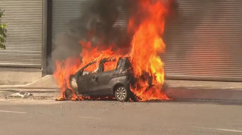 carro em chamas