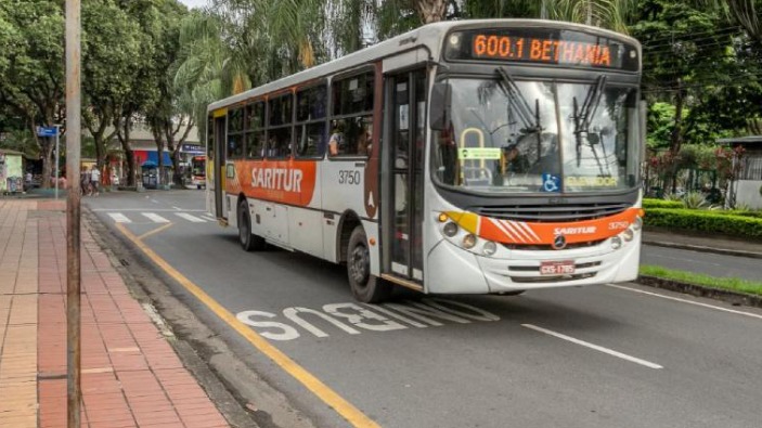 ônibus circular Ipatinga