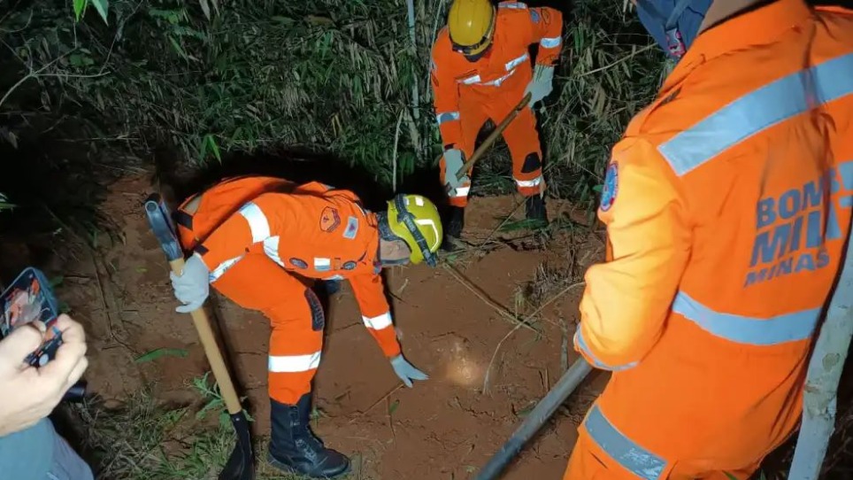  Corpos foram encontrados na noite de terça (13)  PMMG/ divulgação