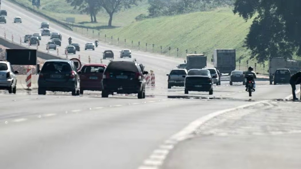 Minas à frente: Desafios e inovações no setor de transportes
