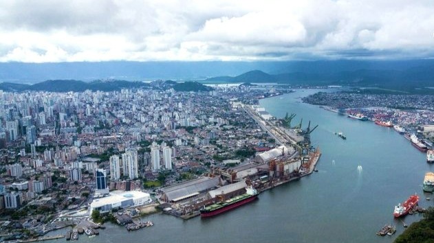 Concurso no Porto de Santos oferece vagas com salários até R$ 8 mil