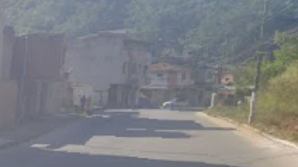 Jovem é preso após ameaçar mãe com faca de açougue em Timóteo