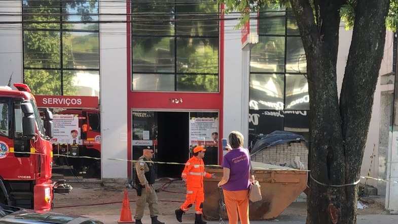 Vídeo: incêndio atinge concessionária em Fabriciano 