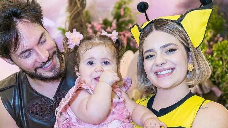 Viih Tube expressa frustração com polêmicas em aniversário da filha