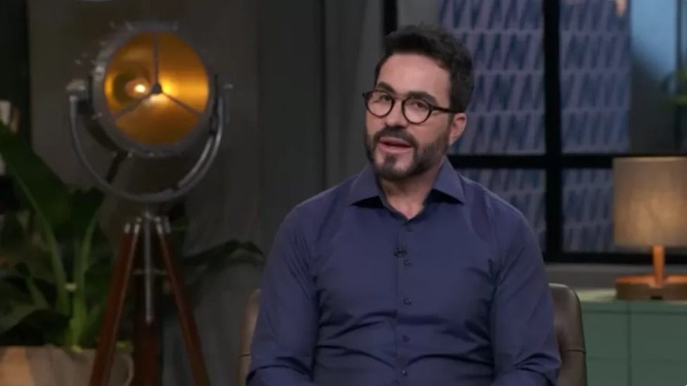 Padre Fábio de Melo nega rumores de deixar o sacerdócio após lançamento de livro