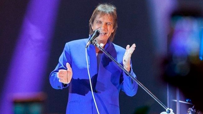 Roberto Carlos faz 83 anos lotando shows como maior fenômeno da música no Brasil