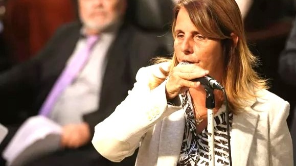 Relator pede condenação e cassação do mandato de Lucinha por peculato