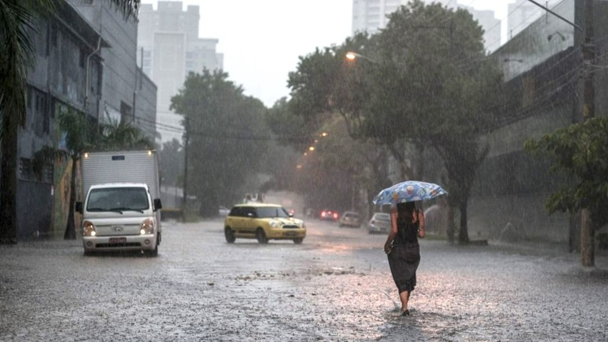 São Paulo entra em estado de atenção para alagamentos devido à forte chuva