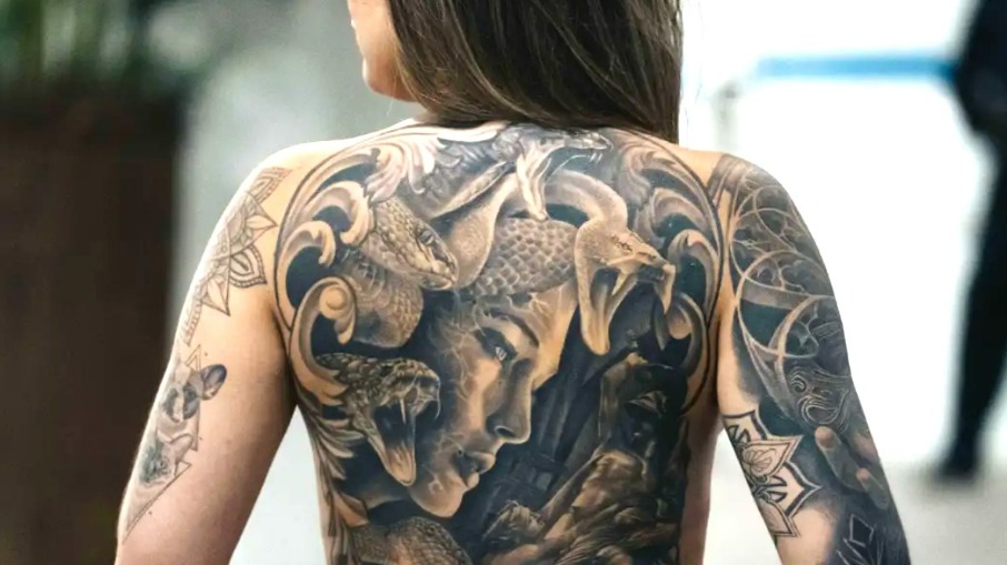 Tatuagens podem aumentar risco de câncer linfático, aponta estudo