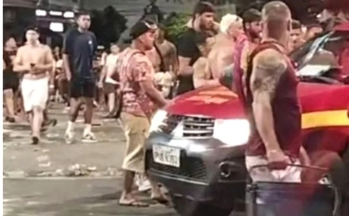 Tiroteio em festa de Carnaval deixa uma mulher morta e 14 feridos em MG
