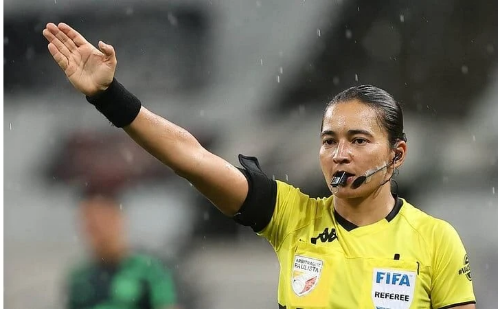 Especialista aponta erro em arbitragem e gol irregular do São Paulo