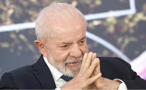 Lula visita acampamento do MST em Minas e reforça apoio ao movimento