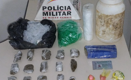 Homem é preso com drogas e arma em Timóteo