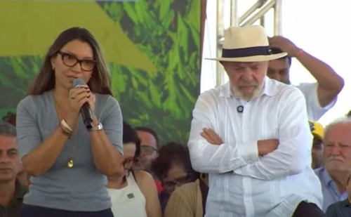 Janja se emociona e destaca coragem em discurso sobre mulheres