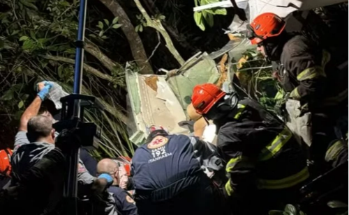 Avião cai em aldeia indígena no litoral de SP