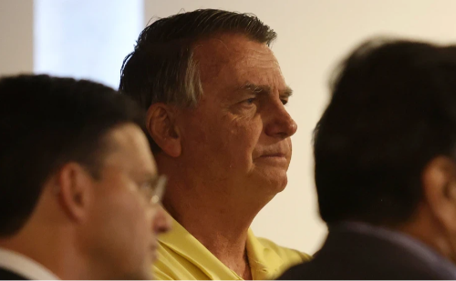 Bolsonaro questiona julgamento na 1ª Turma do STF e pede análise no Plenário