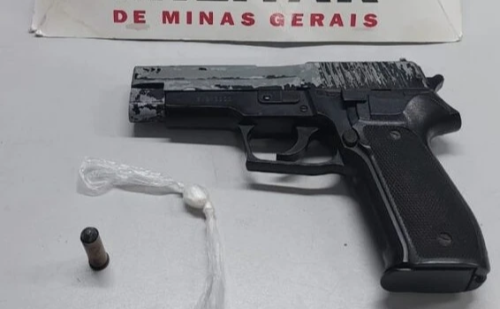 Homem embriagado é preso com droga, munição e simulacro em Ipatinga