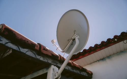 Famílias de 128 cidades mineiras podem trocar antenas parabólicas gratuitamente; saiba mais