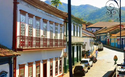 Sabará promove turismo e cultura em feira internacional de Lisboa