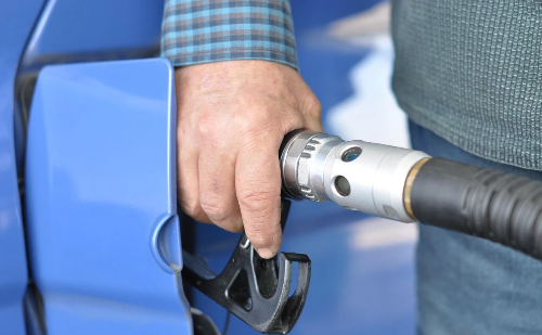 Diesel da Petrobras chega a R$ 0,40 acima do mercado internacional e governo pressiona por corte