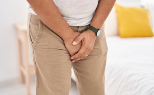 Mulher queima o pênis do marido com acetona ao suspeitar de traição