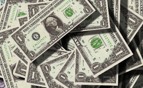 Dólar dispara após fala de Haddad e recua com publicação no X