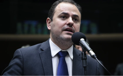 Conselho de Ética avalia cassação de Glauber Braga por agressão na Câmara