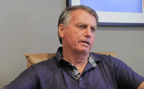 Bolsonaro acusa Lula de destruir credibilidade do Brasil após fala sobre tarifação dos EUA