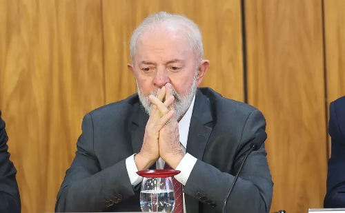 Saída de Juscelino marca 10ª mudança ministerial no governo Lula