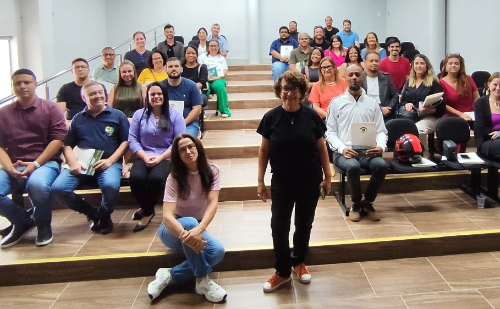 Projeto 'Trilha do Conhecimento' reúne gestores e conselheiros em Santana do Paraíso