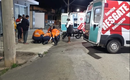 Colisão entre carro e moto deixa dois feridos em João Monlevade