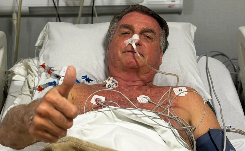 Bolsonaro relata dores na região da facada e pode passar por nova cirurgia