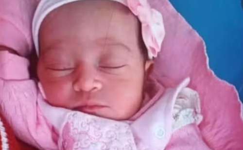 Corpo de bebê Ana Beatriz é achado enterrado no quintal; mãe deu cinco versões sobre o caso