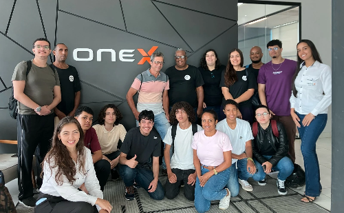 Alunos do curso técnico do SENAC conhecem bastidores da Onex em Ipatinga
