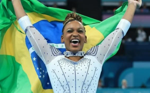 Após superar lesões, Rebeca Andrade vence prêmio internacional e faz história