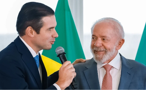 Lula se reúne com líderes da Câmara em jantar estratégico