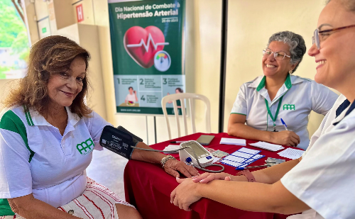 AAPI promove ação de prevenção à hipertensão com aferição e orientações aos associados