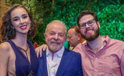 Atriz da Globo se casa com neto do presidente Lula