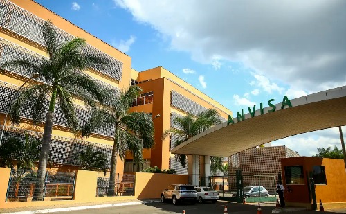 Anvisa suspende uso de soro hospitalar após detecção de corpo estranho