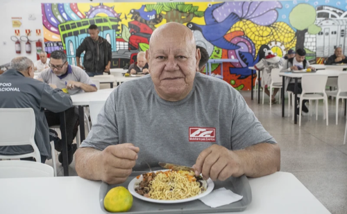 Restaurantes Populares oferecem refeições por R$ 3 em Curitiba