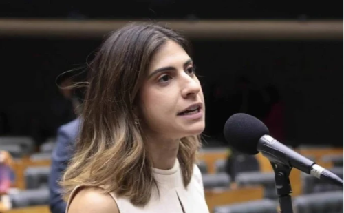 Deputada Camila Jara revela câncer e pede licença da Câmara