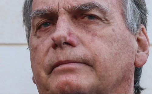 Dossiê liga assessores de Bolsonaro a fraudes no INSS