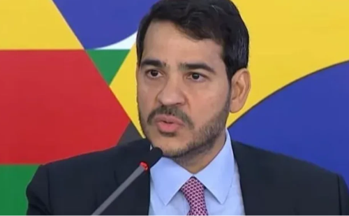 AGU aciona Justiça e pede bloqueio bilionário por fraude contra aposentados