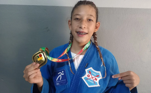 Judoca de 13 anos supera enchente no RS e conquista medalha após perder tudo